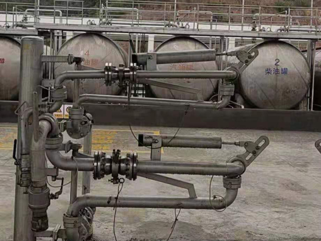 裝卸車鶴管拉斷閥安裝用途